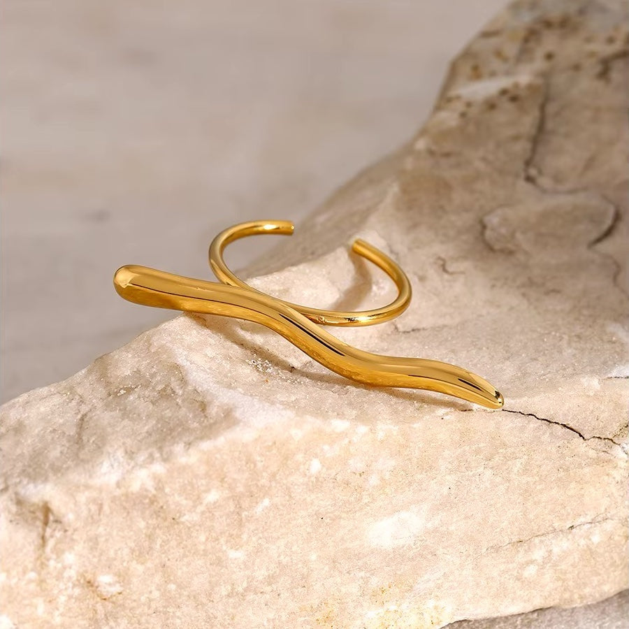 Skanto | Distinkt Bar Ripple Ring