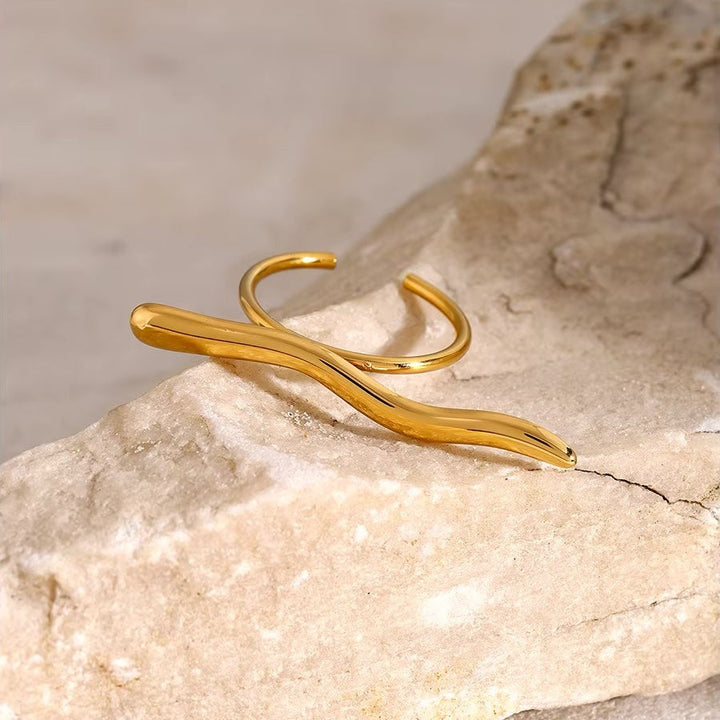 Skanto | Distinkt Bar Ripple Ring