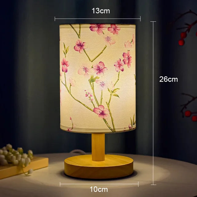 Skanto | Dimmbar LED nattlampe med stoffskjerm i plommerose – Perfekt nattlampe til soverommet
