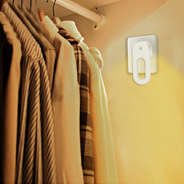 Skanto | Twilight Sensor Energisparende Stikkontakt Vegglampe