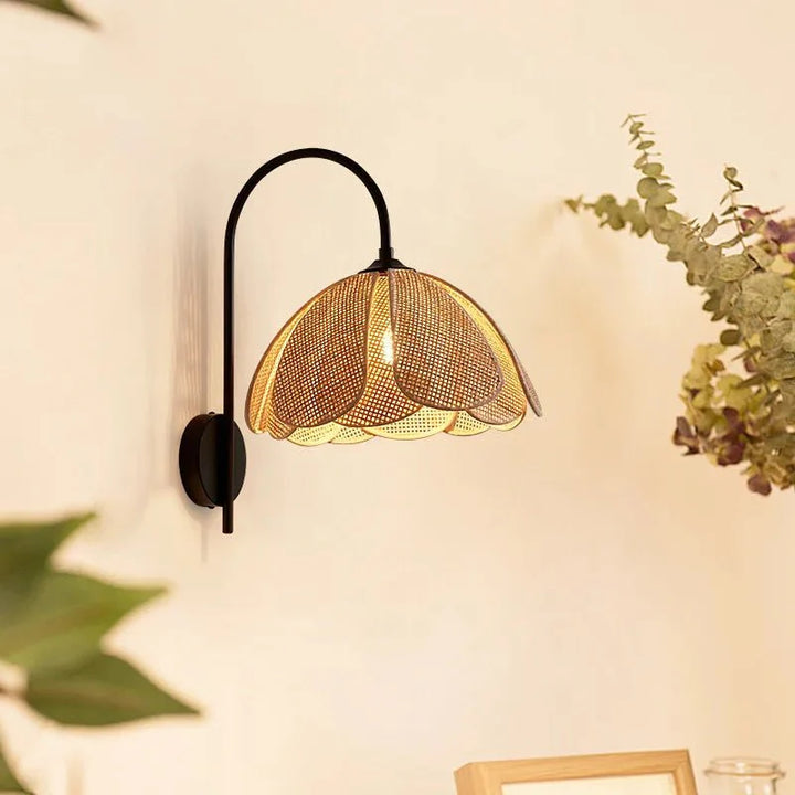 Skanto | LumaFlora - Elegant rotbanglampe - Varm blomsterlig atmosfære