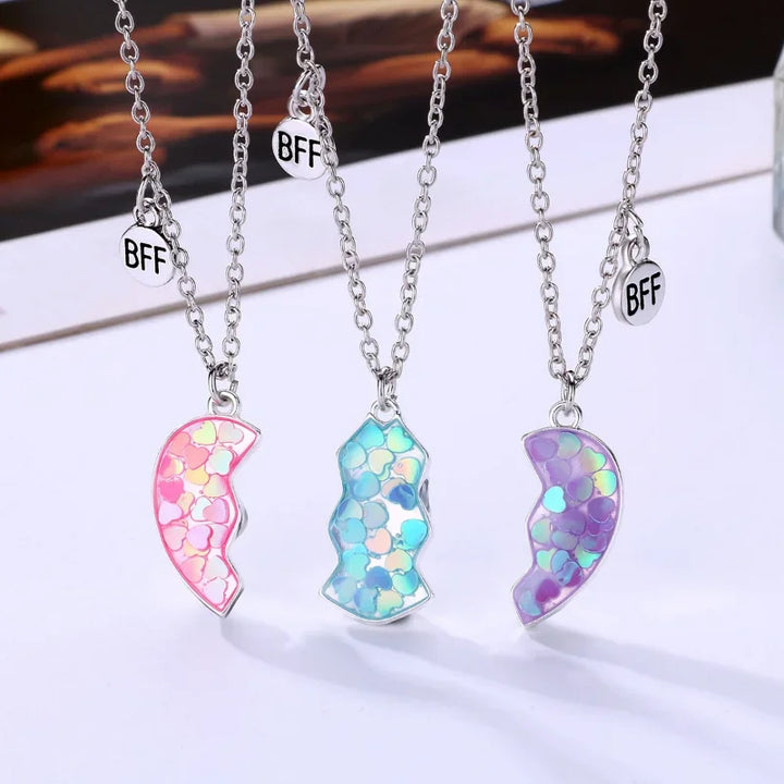 Skanto | Magnetic Peach Broken Heart Necklace