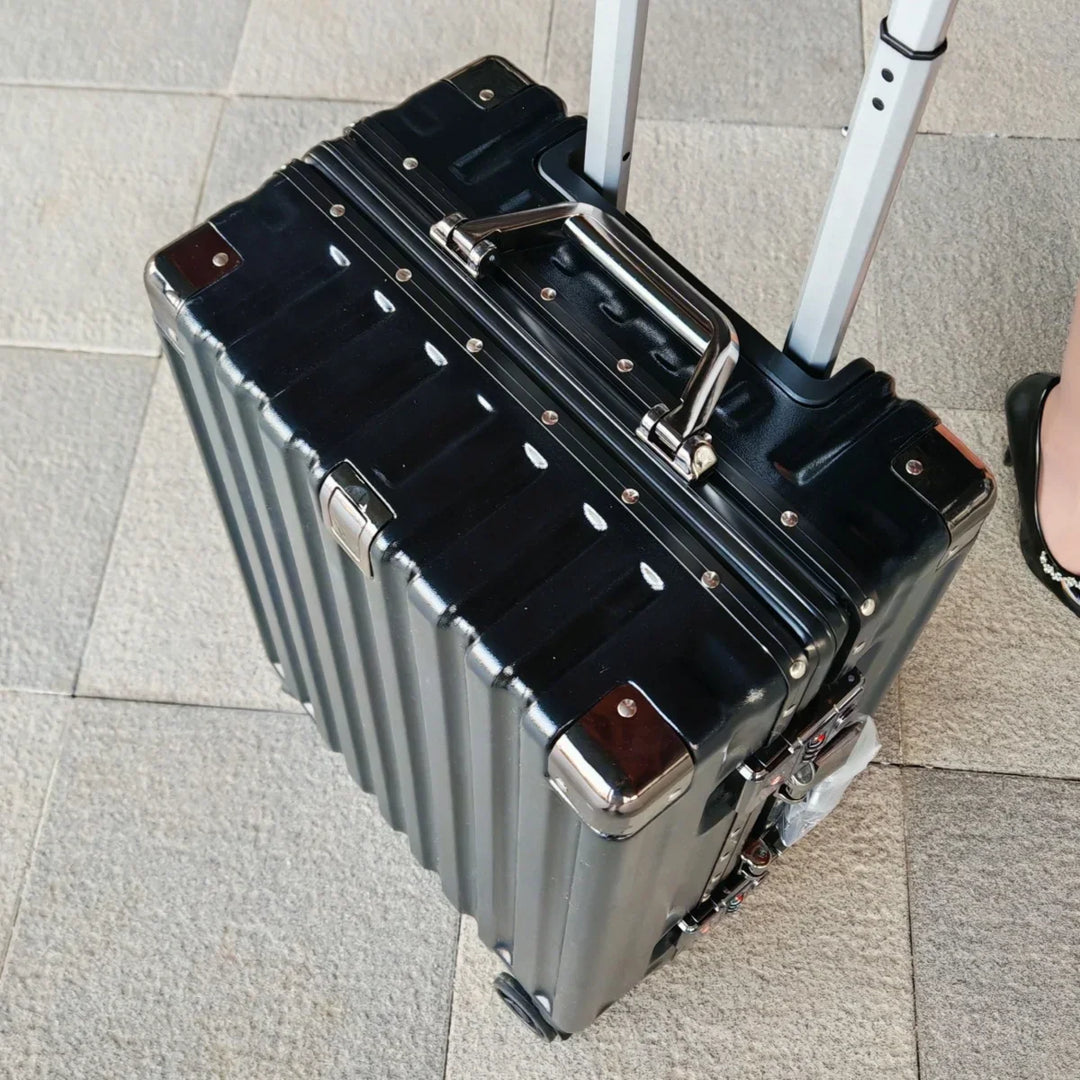 Skanto | Hardshell koffert med aluminiumsramme – Vilnius