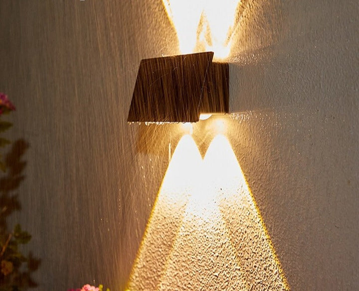 Skanto | SolarRay – Slank Solcellevegglampe for Stilige Uteområder