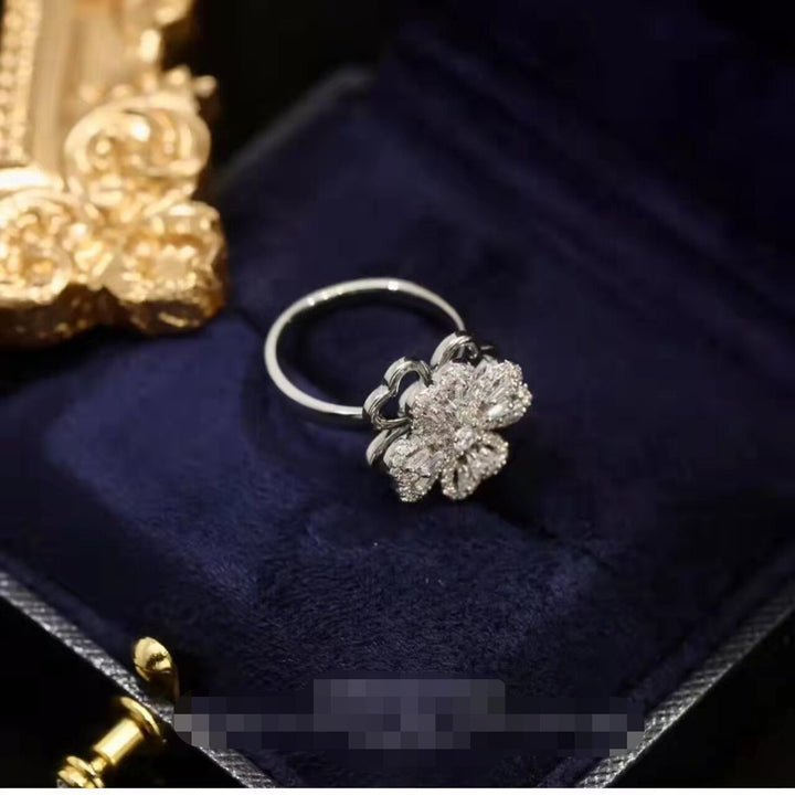 Skanto | Roterende Blomst Zircon Klover Ring
