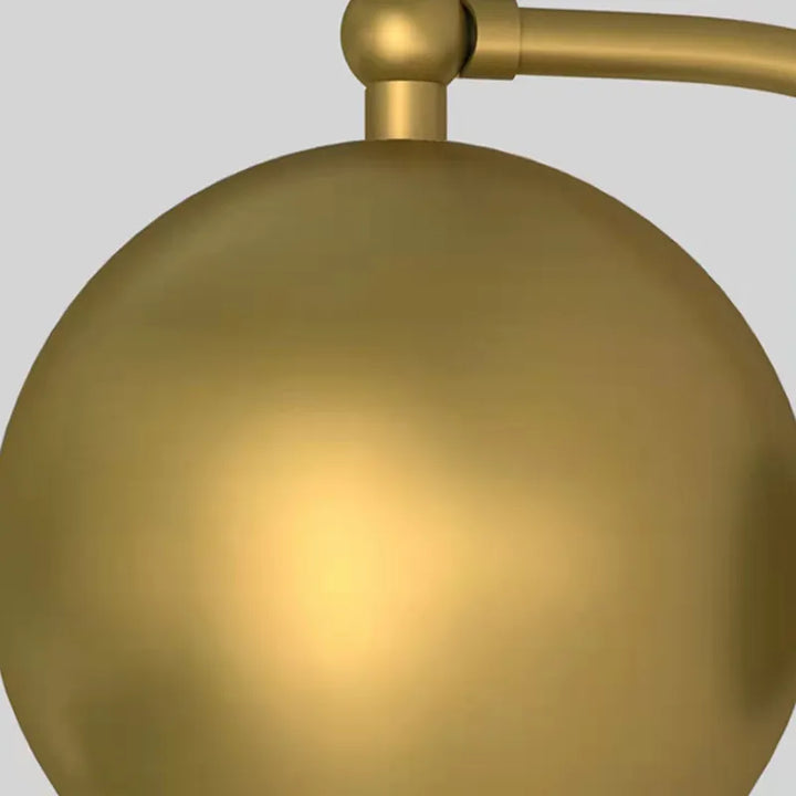 Skanto | AntiqueAura – Klassisk Vintage Vegglampe med Plugg for Elegante Rom