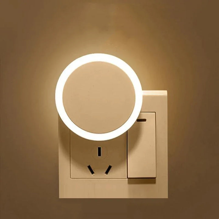 Skanto | Nuvilux LED nattlys med skumringssensor | plugglys EU/US | 0.3W | For barnerom, gang, bad og soverom