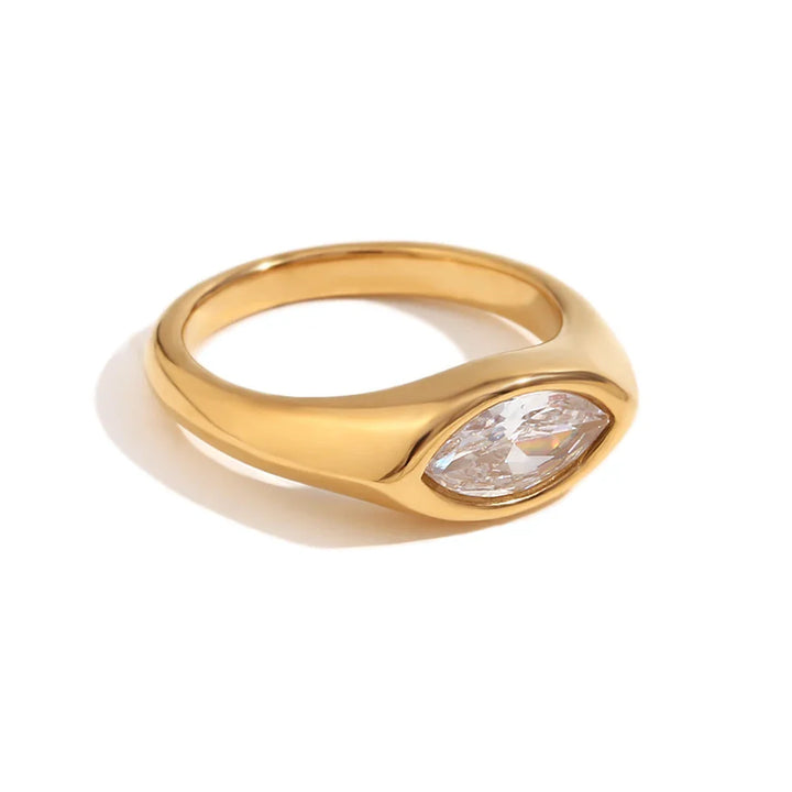 Skanto | 18k Ovalt Diamantskåret Ring