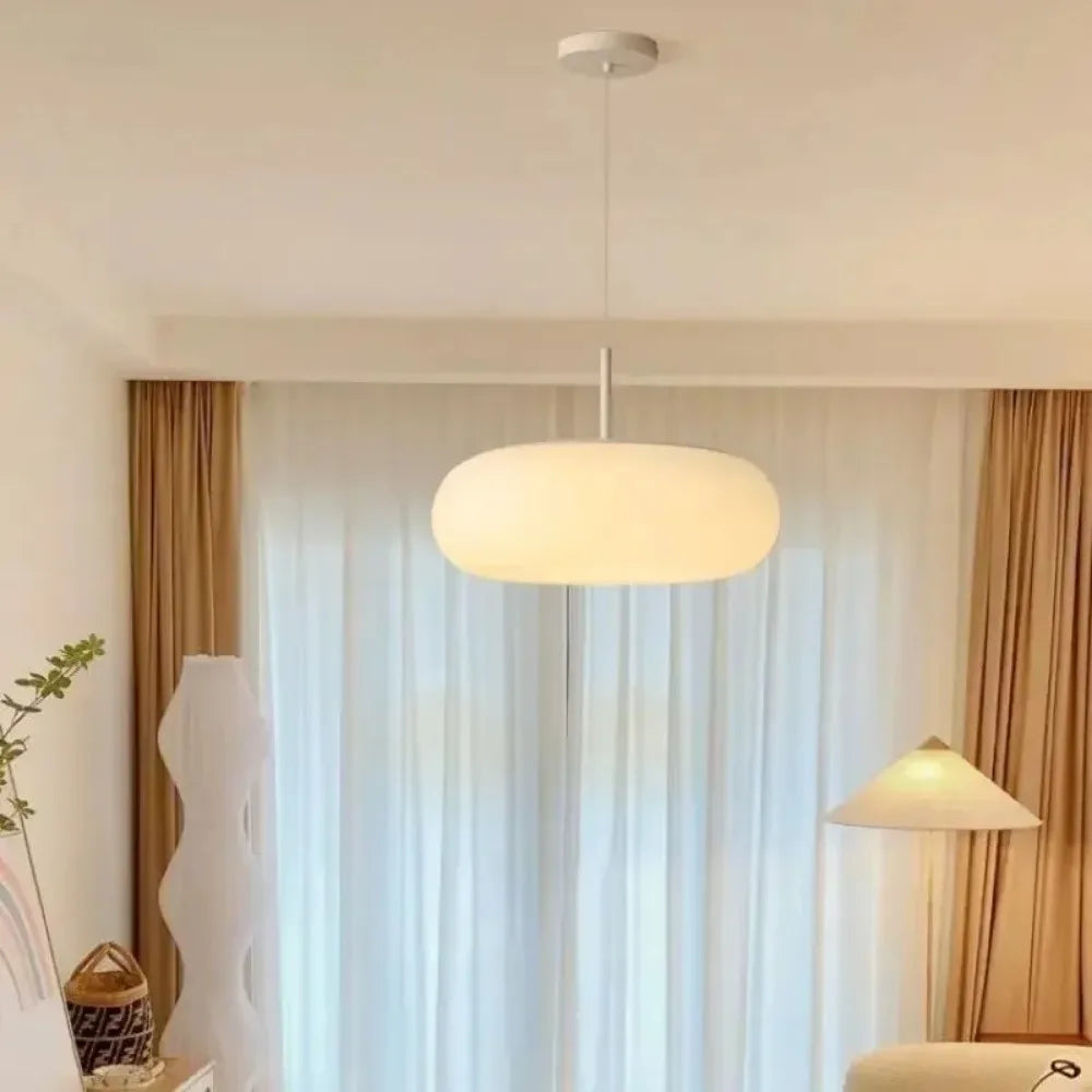 Skanto | Moderne Krem Pendellampe i Enkelt Kronestil med Varm LED Belysning