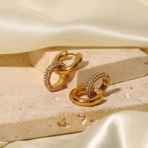 Skanto | 18k Dainty Huggie Diamant Dangle Øredobber