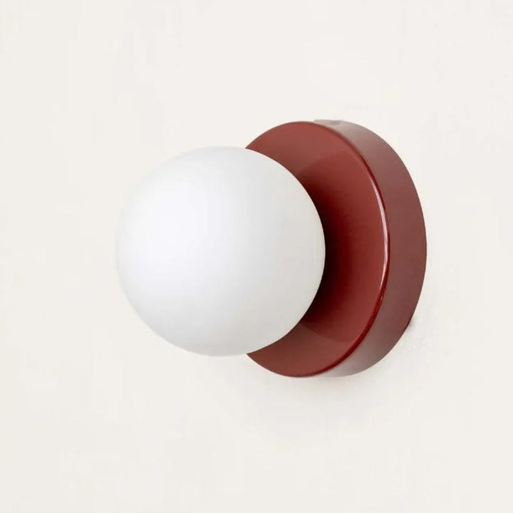 Skanto | LumiGlobe - Moderne Vegglampe med Glassblokk i Mid-Century Stil