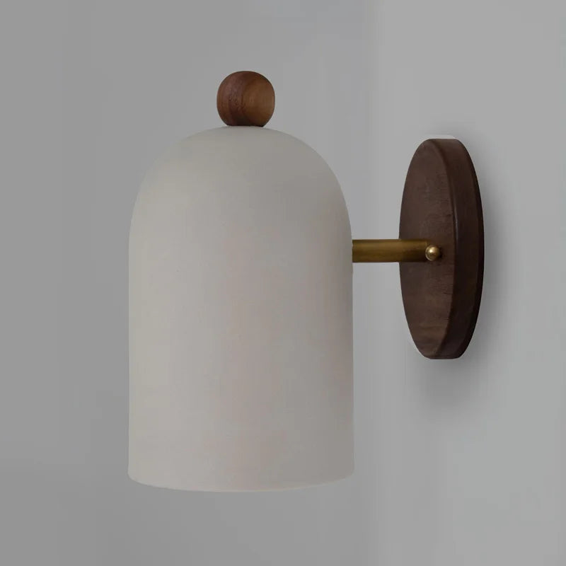 Skanto | TimberSoul – Wabi-Sabi Valnøtt Vegglampe for Naturlig Atmosfære