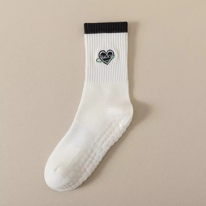 Skanto | Unisex Mid-Calf Stripete Yogasokker - Rutsje-frie, Svettsugende, Luktkontroll