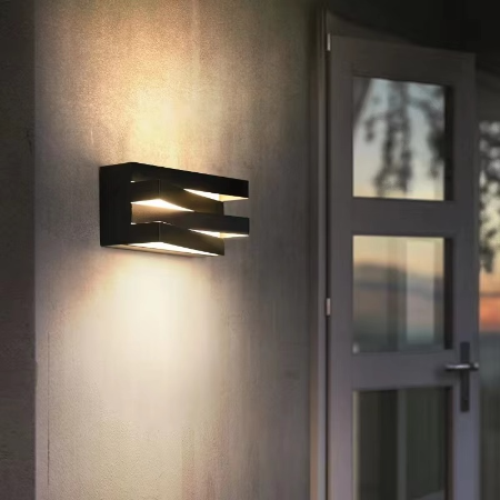Skanto | Værbestandig LED-vegglampe for utendørs eleganse