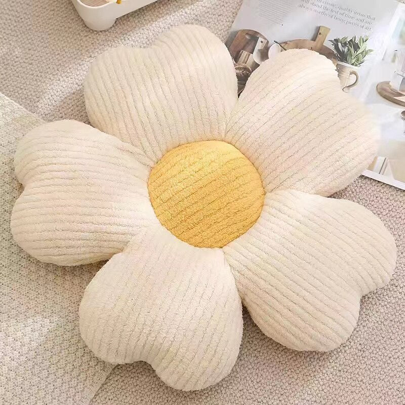 Fluffy Clover Flower Cushion | Skanto