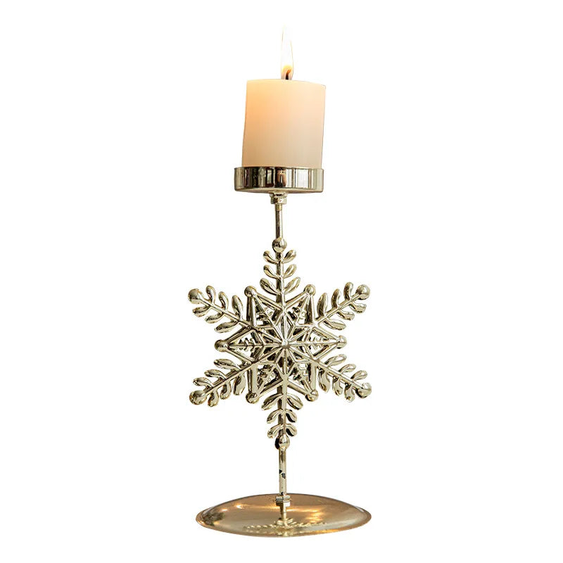 Julelysestaker - Stjerne- og juletredesign for festlig dekorasjon | Skanto