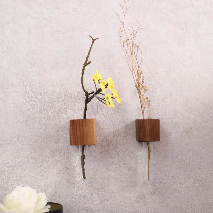 Skanto | Magnetisk Blomsterrør Vase av Tre