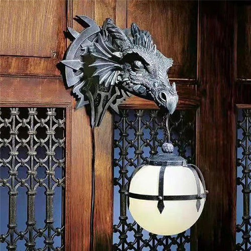 Skanto | LED-lanterne med dragehode laget av harpiks for unik Halloween-dekorasjon