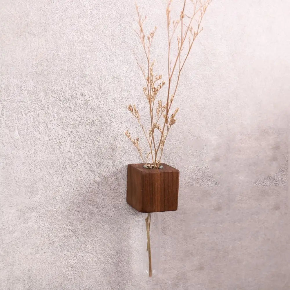 Skanto | Magnetisk Blomsterrør Vase av Tre