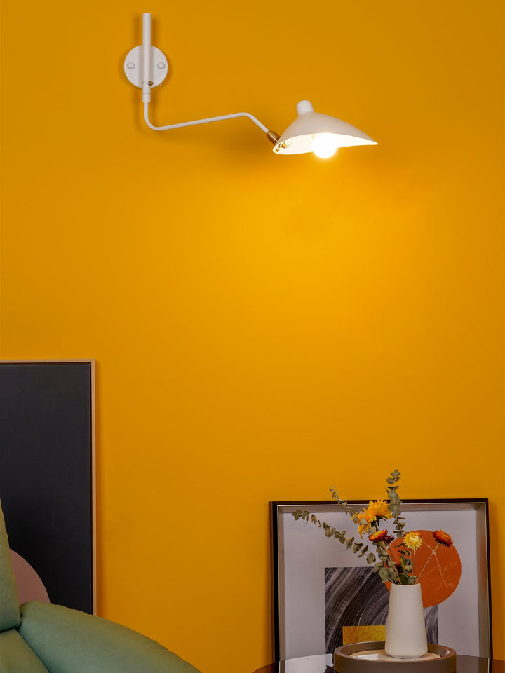 Skanto | Serge Mouille Vegglampe