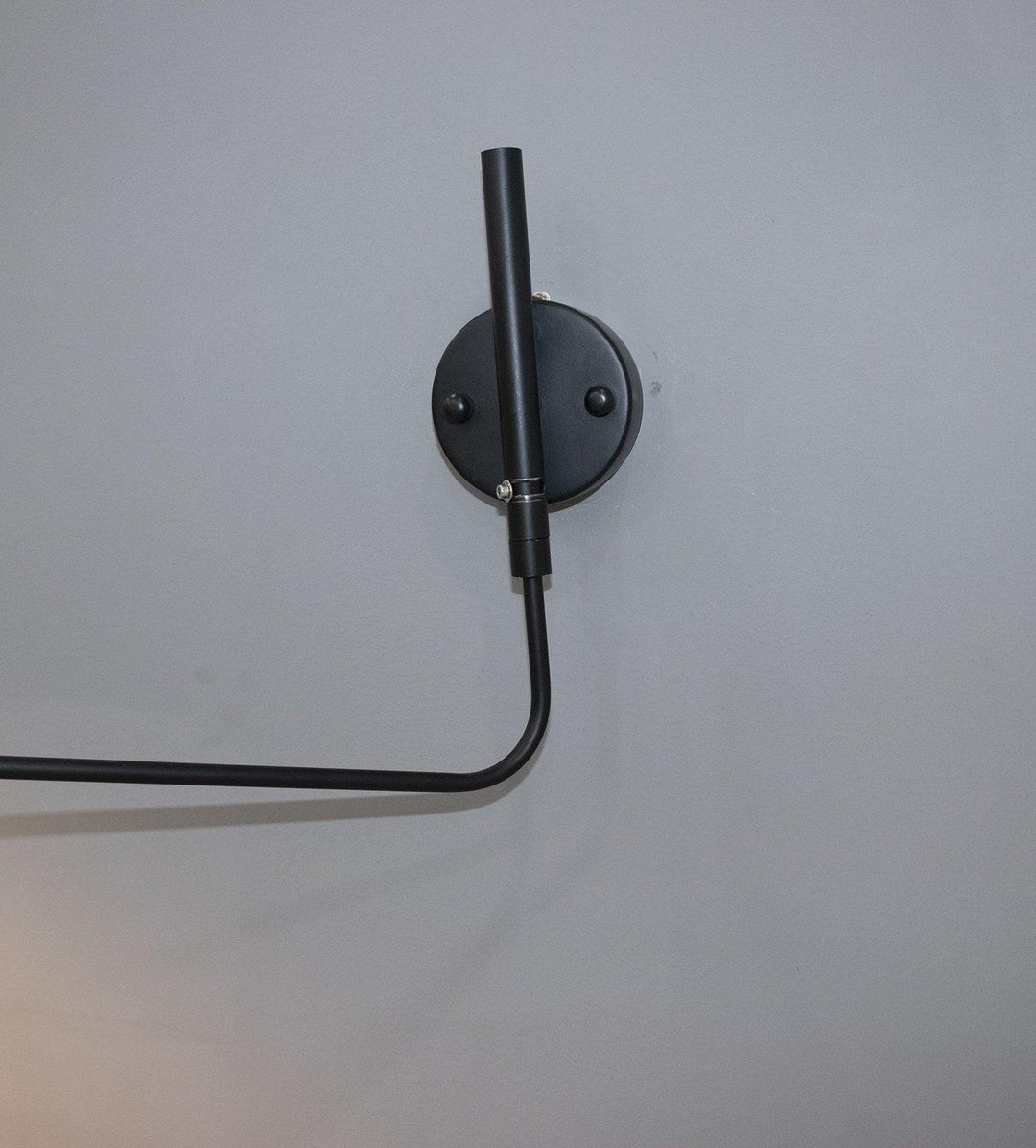 Skanto | Serge Mouille Vegglampe
