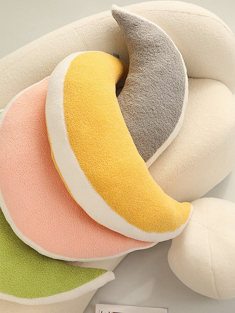 Moon Cushion | Skanto