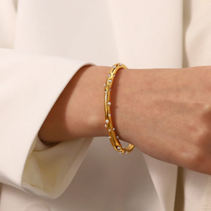 Skanto | Diamant & Perle Innebygd Bangle Armbånd