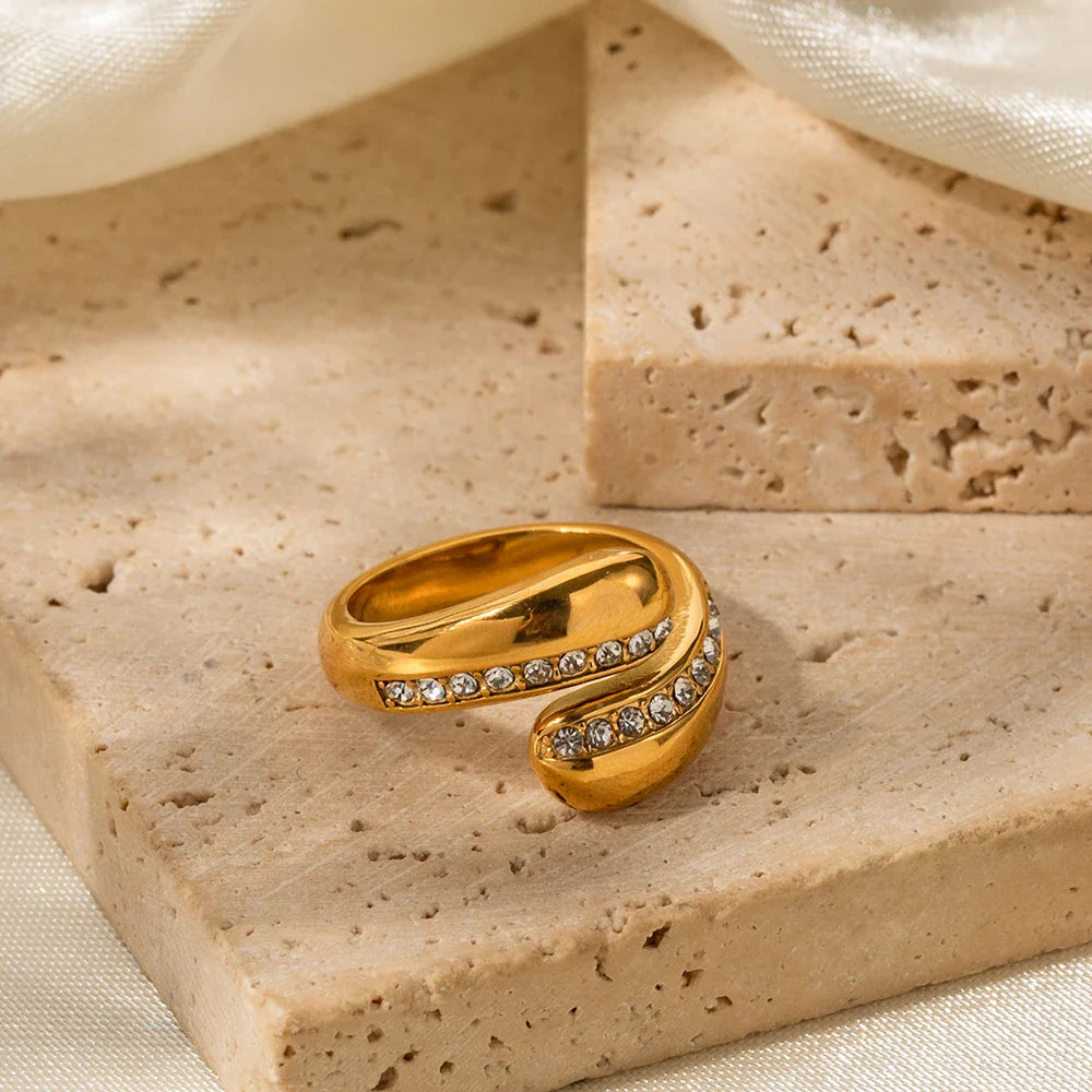 Skanto | Chunky Diamond Accented Wrap Ring