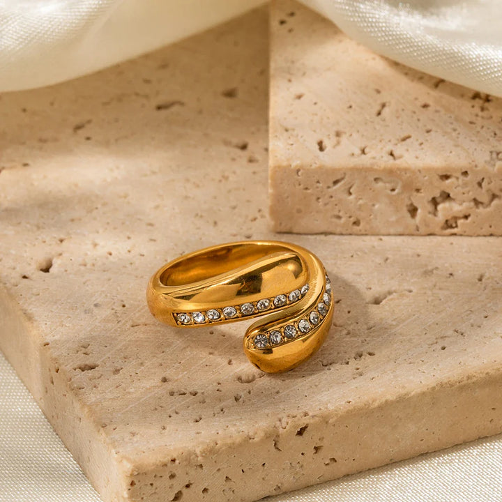 Skanto | Chunky Diamond Accented Wrap Ring