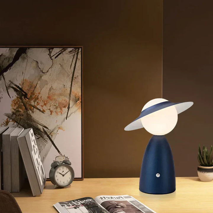 Skanto | Batteri Bordlampe Mann med Hatt