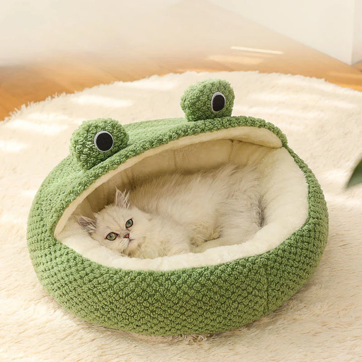 Skanto | Pet Cave FroggiHome | Plush Frog Design | Semi-Lukket & Rund | 40–50 cm | For Katter & Små Hunder