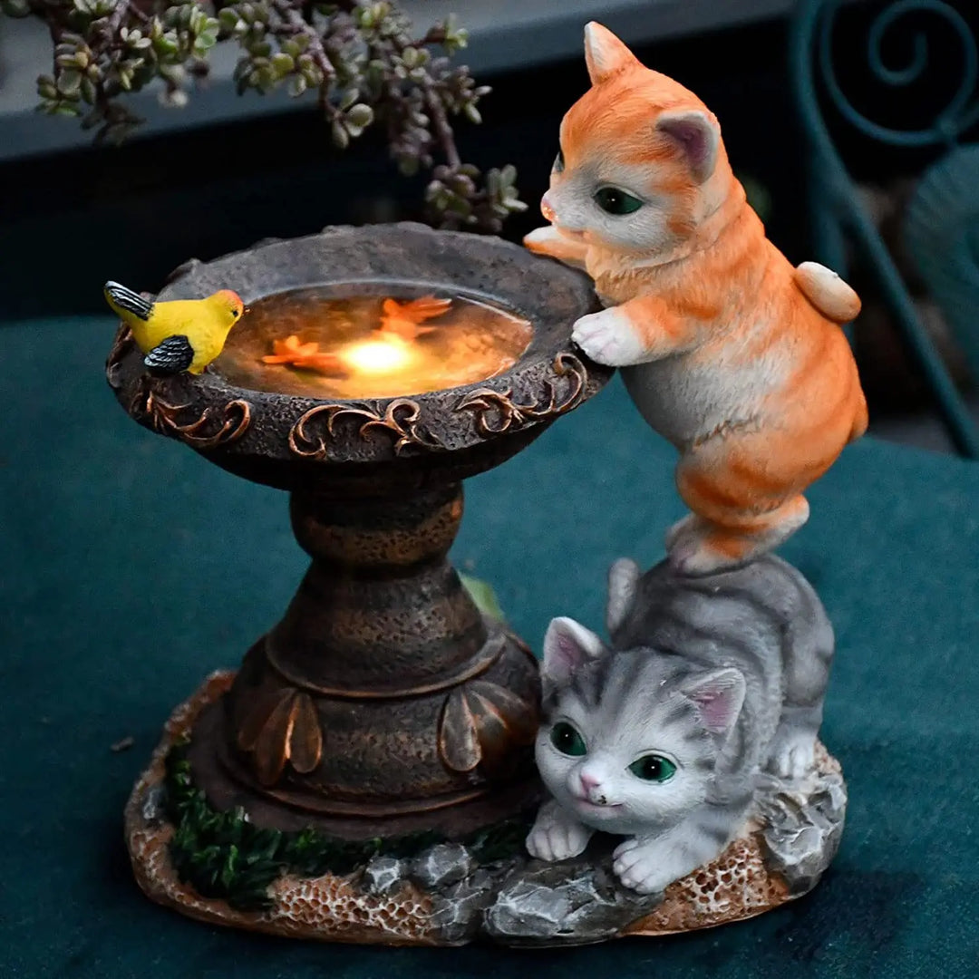 Skanto | Sommerfuglfangende katt Harpiks dekorativ lampe