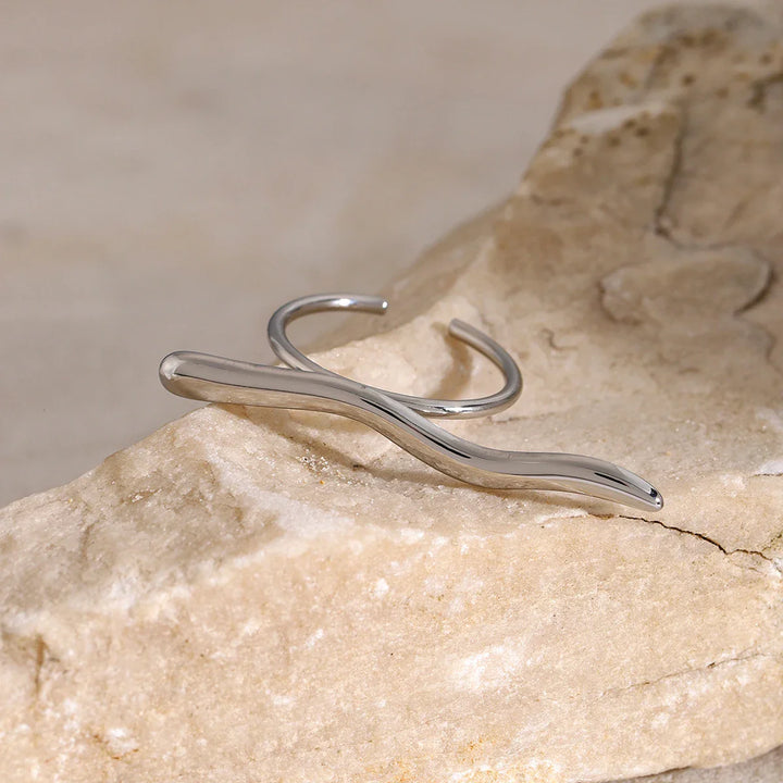 Skanto | Distinkt Bar Ripple Ring