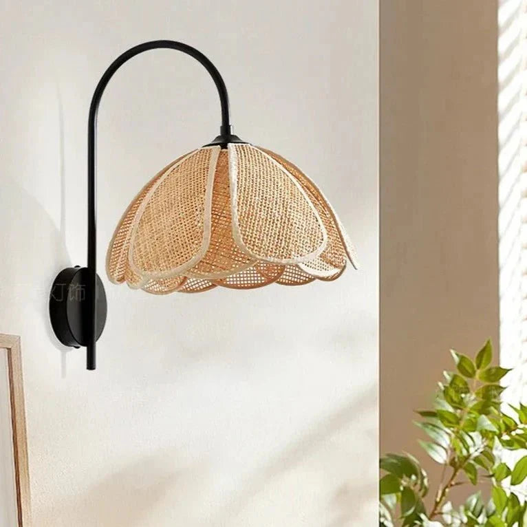 Skanto | LumaFlora - Elegant rotbanglampe - Varm blomsterlig atmosfære