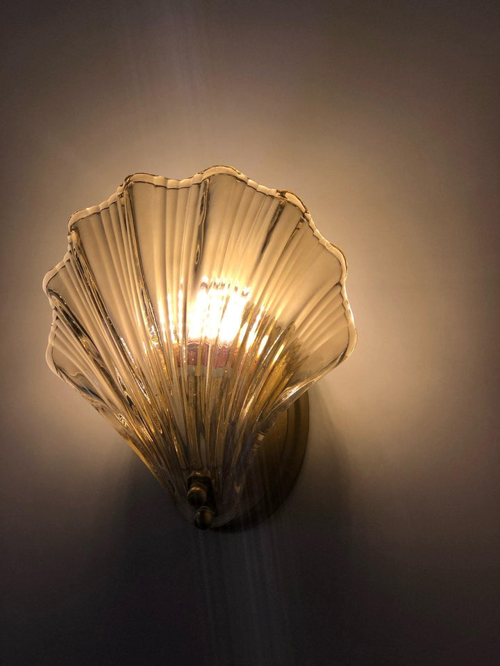 Shell vegglampe - Bring maritim eleganse inn i hjemmet | Skanto