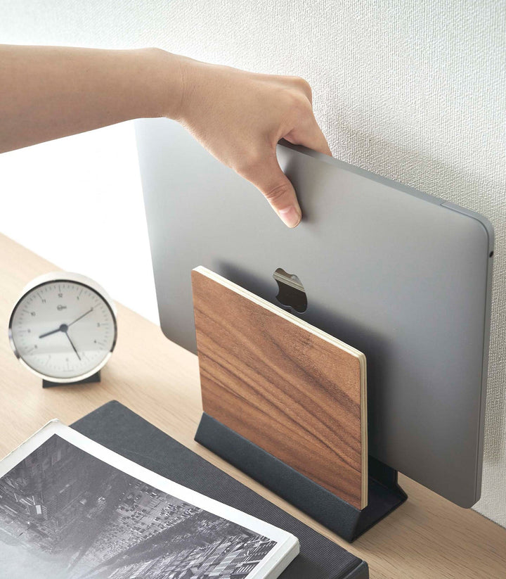 Skanto | Slim Laptop Stativ - Stål + Tre