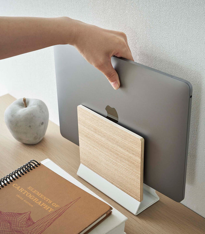 Skanto | Slim Laptop Stativ - Stål + Tre