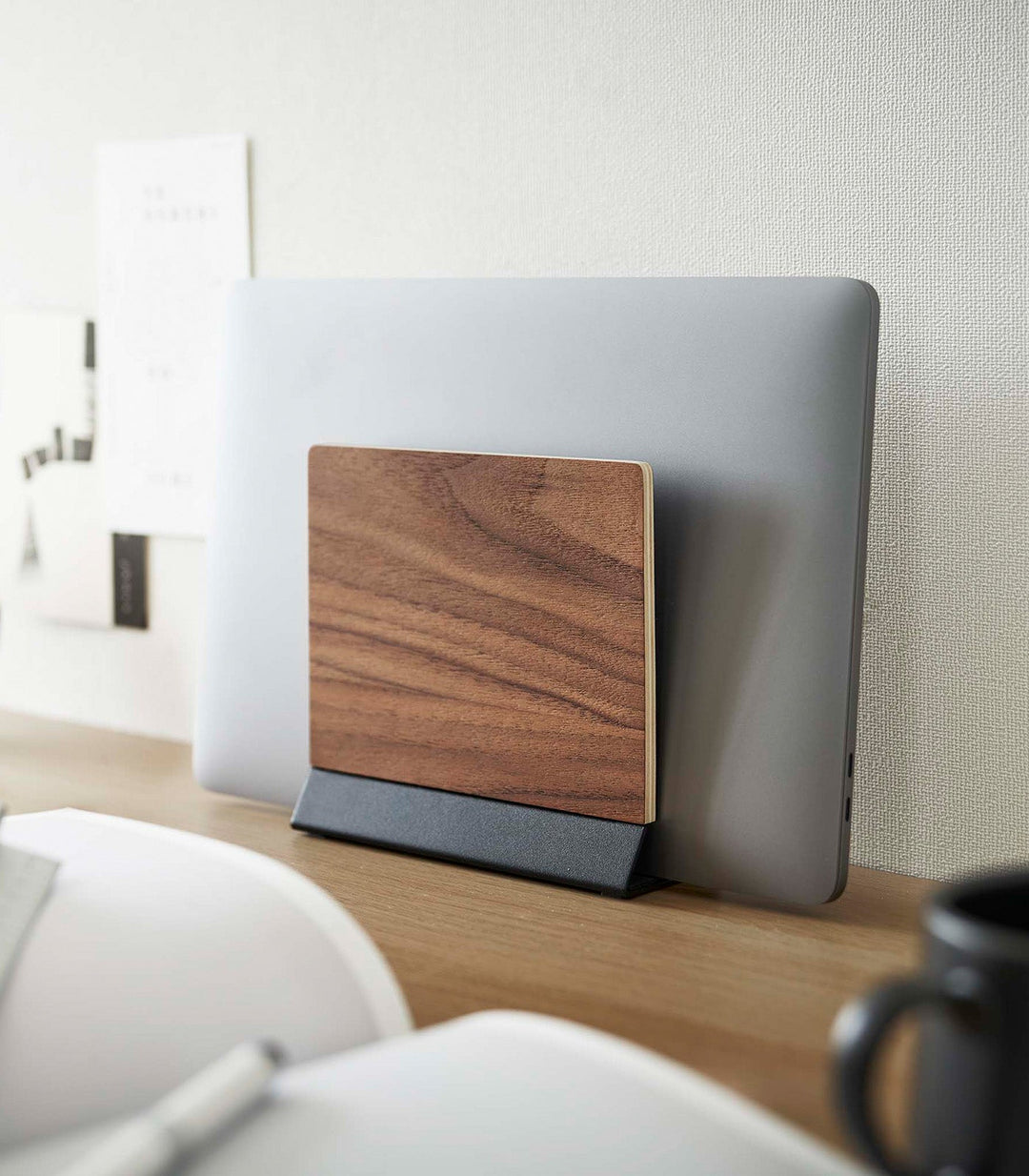 Skanto | Slim Laptop Stativ - Stål + Tre