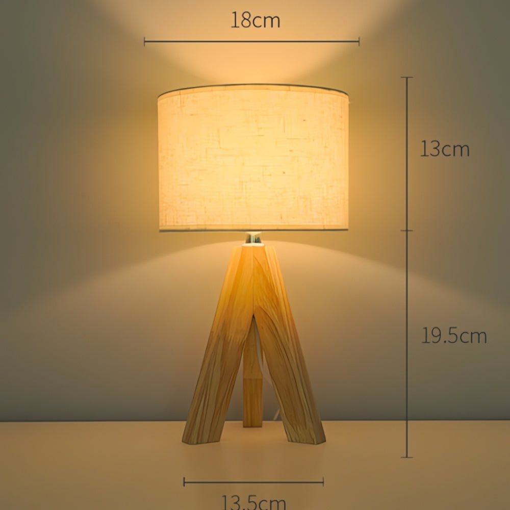 Skanto | Solara Minimalist Tripod Bordlampe