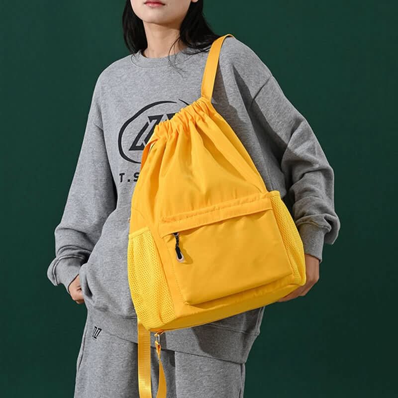 Skanto | Sporty Drawstring Ryggsekk med Skoparti & Lommer