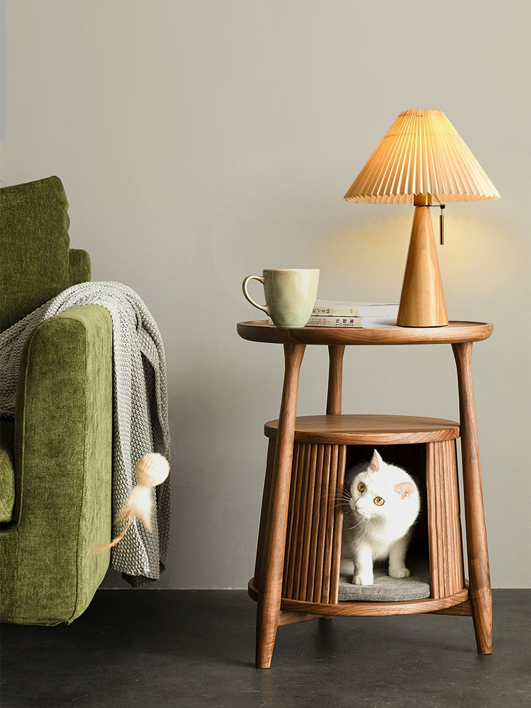 Skanto | AntiqueRadiance – Elegant Tre og Metall Bordlampe