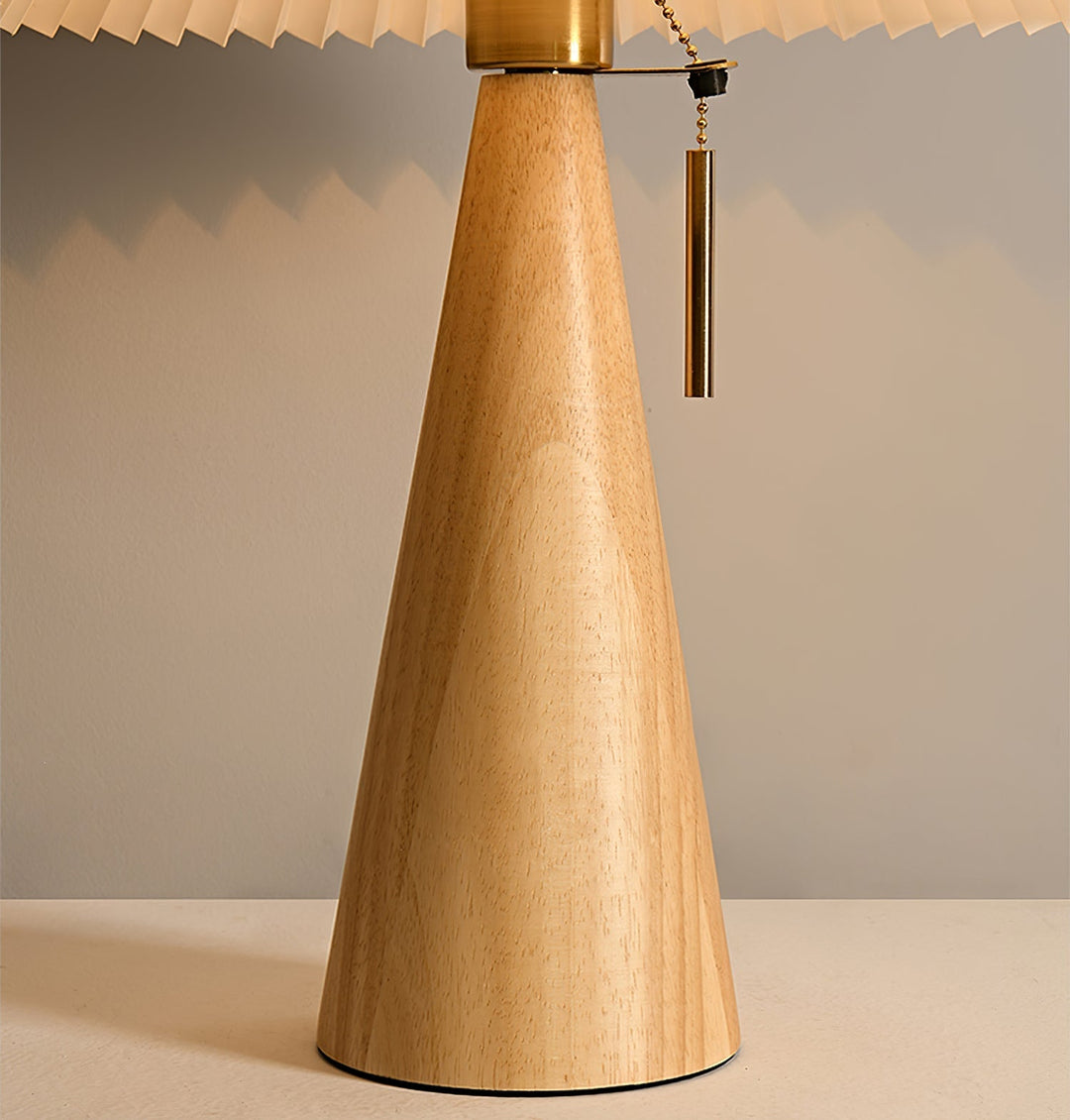 Skanto | AntiqueRadiance – Elegant Tre og Metall Bordlampe