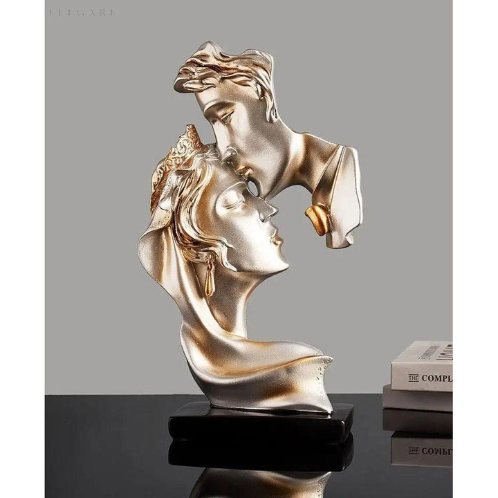 Sweet Kiss - Panneklem-kysende Kjærlighetspar Statue | Skanto