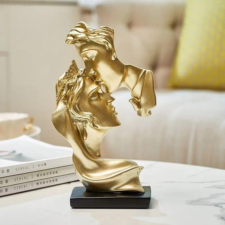 Sweet Kiss - Panneklem-kysende Kjærlighetspar Statue | Skanto