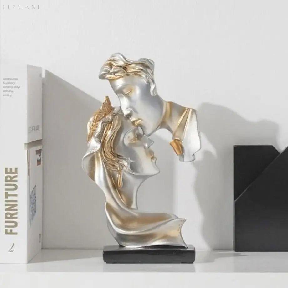 Sweet Kiss - Panneklem-kysende Kjærlighetspar Statue | Skanto