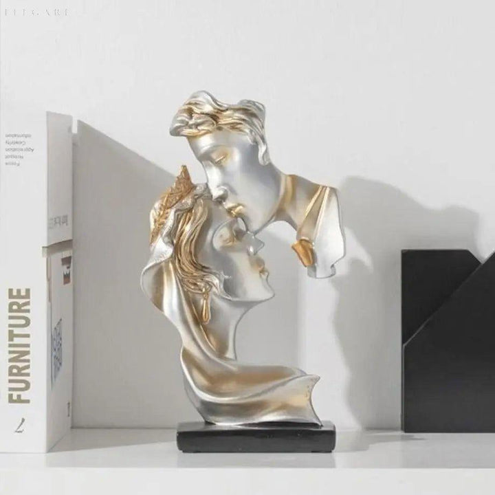 Sweet Kiss - Panneklem-kysende Kjærlighetspar Statue | Skanto