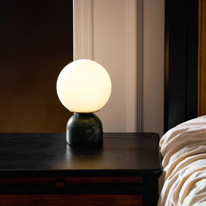 Marmor Orb Bordlampe | Skanto