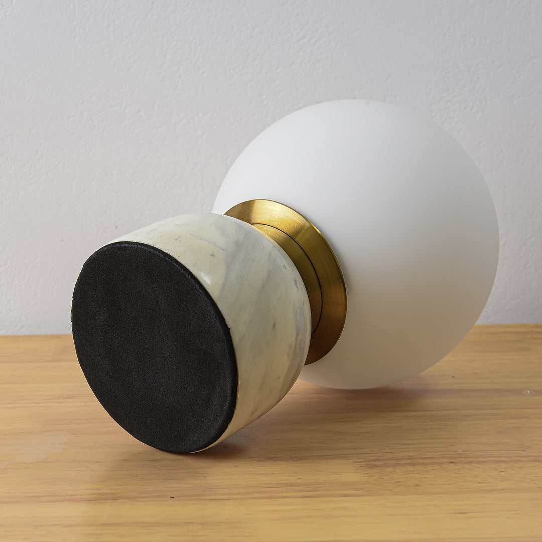 Marmor Orb Bordlampe | Skanto