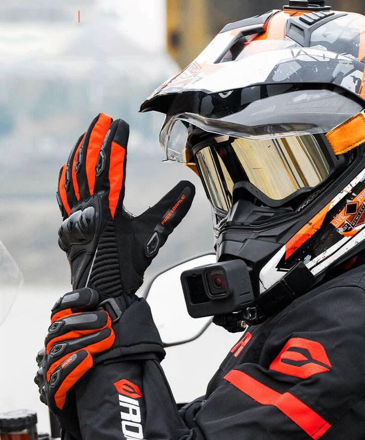 Skanto | Waterproof, Windproof, and Insulated for Winter Riding with Touchscreen Functionality