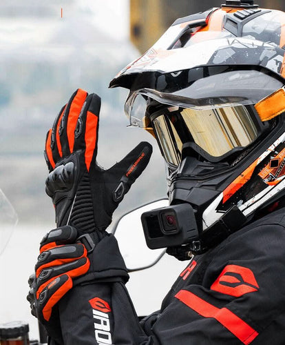 Skanto | Waterproof, Windproof, and Insulated for Winter Riding with Touchscreen Functionality